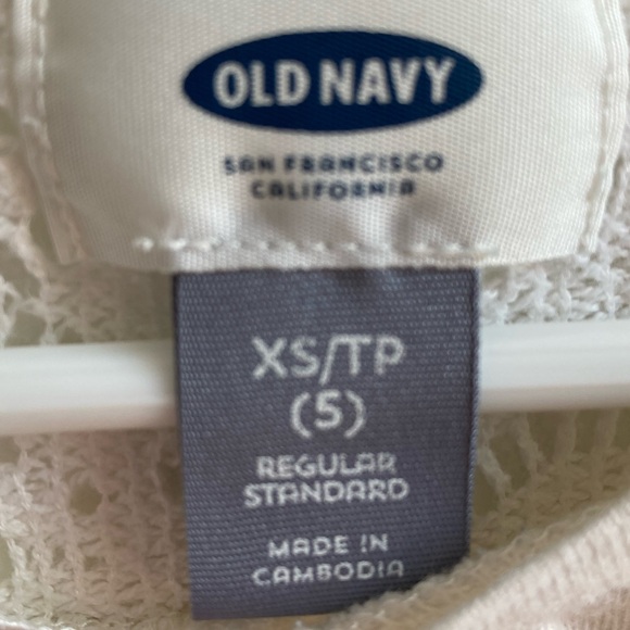 Bundle of girls dresses/tops size 5T (carters and old navy) - Picture 10 of 11